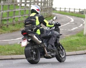 Шпионские снимки Triumph Tiger 1050 2017 года 