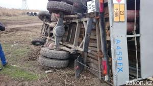 В Алматы перевернулся ГАЗ груженный газовыми балонами