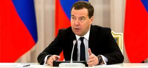 Медведев назвал правильной мерой введение сборов с дальнобойщиков