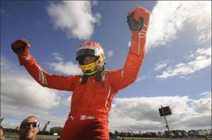 Лэнс Стролл выиграл новозеландскую серию Toyota Racing