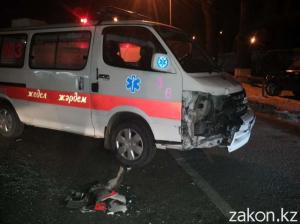 В Алматы произошло ДТП с участием Toyota и машиной скорой помощи 