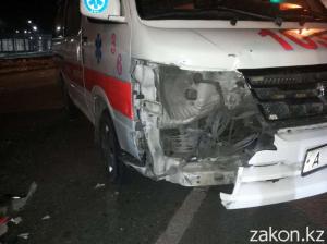 В Алматы произошло ДТП с участием Toyota и машиной скорой помощи 