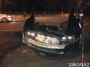 В Алматы Audi R8 разорвало на две части 