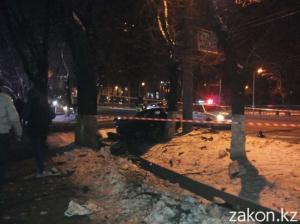В Алматы Audi R8 разорвало на две части 