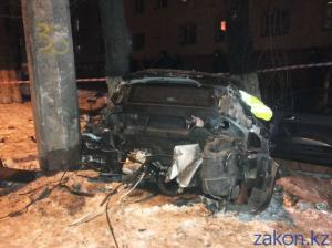 В Алматы Audi R8 разорвало на две части 