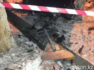 В Алматы Audi R8 разорвало на две части 