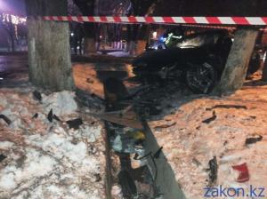 В Алматы Audi R8 разорвало на две части 