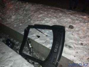 В Алматы Audi R8 разорвало на две части 