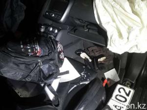 В Алматы Audi R8 разорвало на две части 