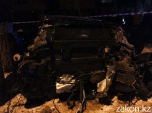 В Алматы Audi R8 разорвало на две части 