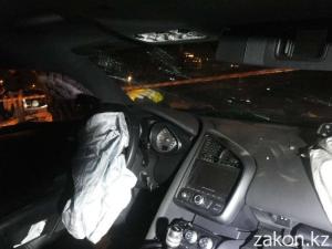 В Алматы Audi R8 разорвало на две части 