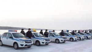Гонщик из РФ провел мастер-класс по экстрим-вождению для полицейских СКО