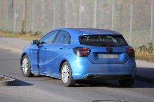 Шпионские снимки Mercedes-Benz A-Class 2016 года 