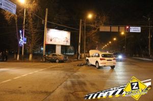 В Алматы произошло мощное ДТП с участием Audi Q5 и Toyota Camry 