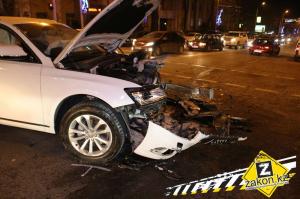 В Алматы произошло мощное ДТП с участием Audi Q5 и Toyota Camry 