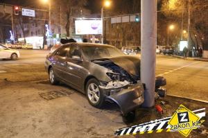 В Алматы произошло мощное ДТП с участием Audi Q5 и Toyota Camry 