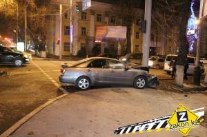 В Алматы произошло мощное ДТП с участием Audi Q5 и Toyota Camry 