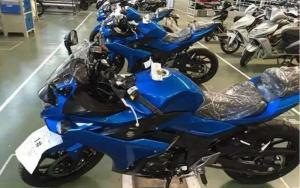 Первые фото Suzuki GSX-R250 2016