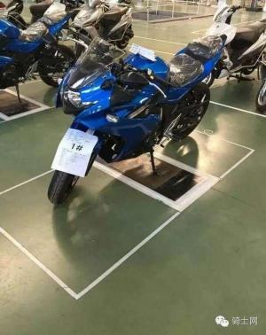 Первые фото Suzuki GSX-R250 2016 