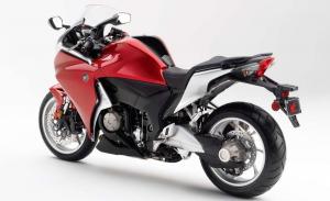 Компания Honda отзывает мотоциклы Honda VFR1200F