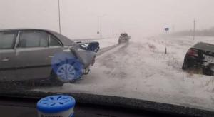 Шесть автомобилей столкнулись на трассе близ Актобе 