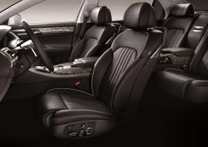 2016 Genesis EQ900 