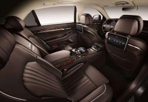 2016 Genesis EQ900 
