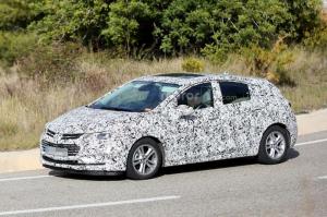 Шпионские снимки Chevrolet Cruze 2017 года 