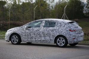 Шпионские снимки Chevrolet Cruze 2017 года 