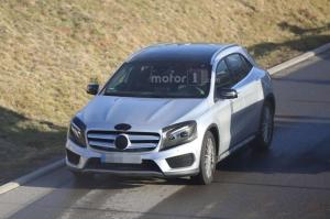 Mercedes вывел на завершающие тесты обновленный GLA