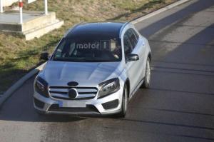 Шпионские снимки Mercedes-Benz GLA-Class 2017 года 