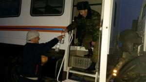 15 грузовых авто застряли в грязи на трассе в Карагандинской области