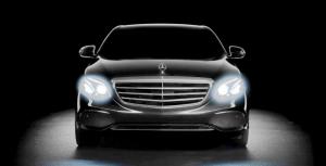 Компания Mercedes-Benz выпустила официальный тизер нового седана E-Class 2017 модельного года