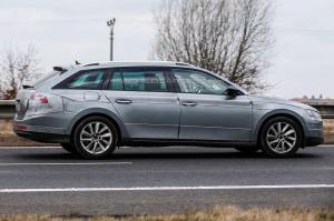 Шпионские снимки Skoda Superb Combi 2016 года 