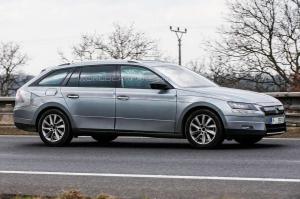 Шпионские снимки Skoda Superb Combi 2016 года 