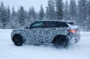 Шпионские снимки Jaguar E-Pace 2017 года 
