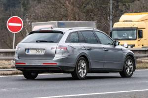 Шпионские снимки Skoda Superb Combi 2016 года 