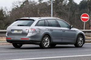 Шпионские снимки Skoda Superb Combi 2016 года 