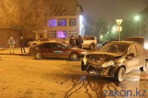 В Алматы столкнулись Lada и Honda 