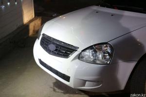 В Алматы тонированную вкруг Lada Priora без номеров забрали на штрафстоянку