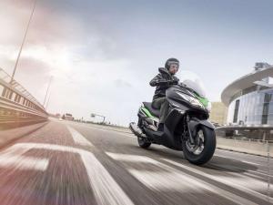 Отзыв скутеров Kawasaki J300 из-за проблем с двигателем