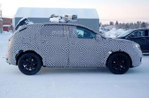 Peugeot вывел на зимние тесты новое поколение 3008