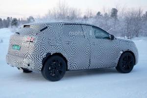 Peugeot вывел на зимние тесты новое поколение 3008