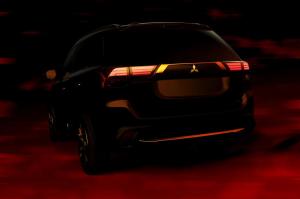 Тизеры Mitsubishi Outlander 2016 года 