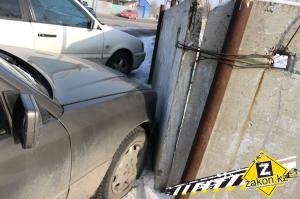 Предположительно нетрезвый водитель Lada "покалечил" несколько машин