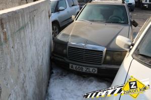 Предположительно нетрезвый водитель Lada "покалечил" несколько машин
