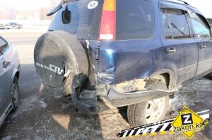 Предположительно нетрезвый водитель Lada "покалечил" несколько машин
