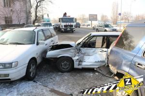 Предположительно нетрезвый водитель Lada "покалечил" несколько машин