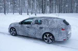 Шпионские снимки Renault Megane Estate 2017 года 