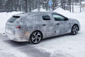 Шпионские снимки Renault Megane Estate 2017 года 
